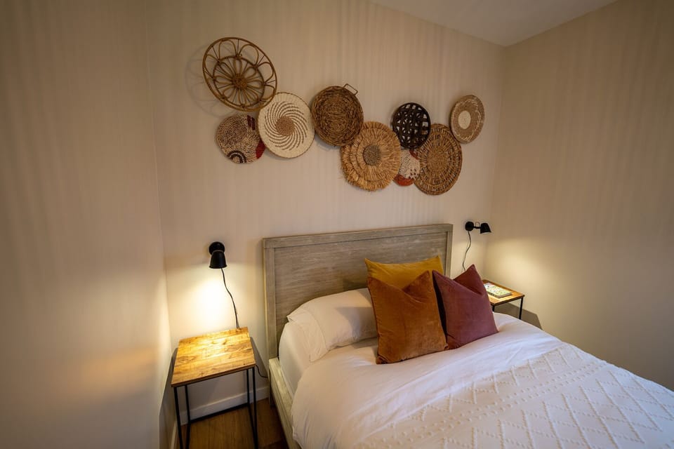 Front bedroom with queen memory foam, comfortable bed