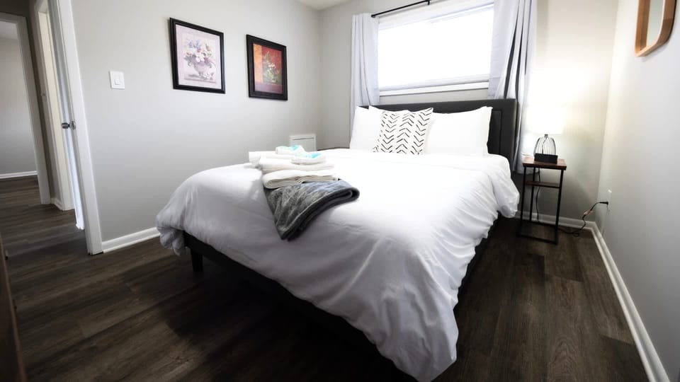 The comfiest beds in Ohio await you, offering plush mattresses and soft linens for a perfect night’s sleep. Whether you're resting after a day of adventure or simply unwinding, these beds provide the ultimate comfort for a restful stay.