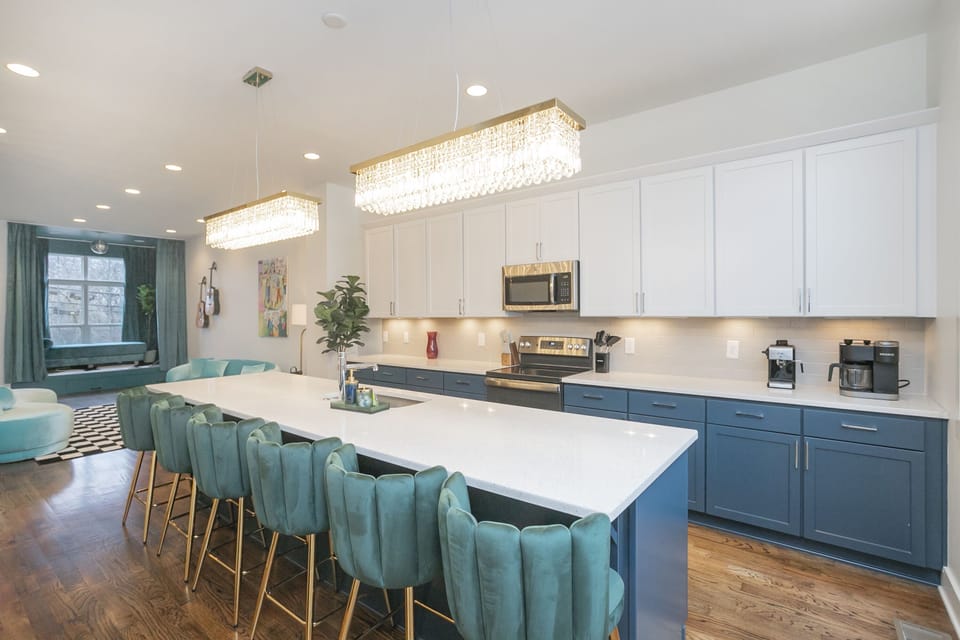 Kitchen (Floor 2)