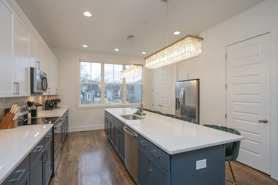 Kitchen (Floor 2)