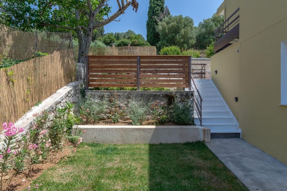 House | 3 bedrooms, desk, soundproofing