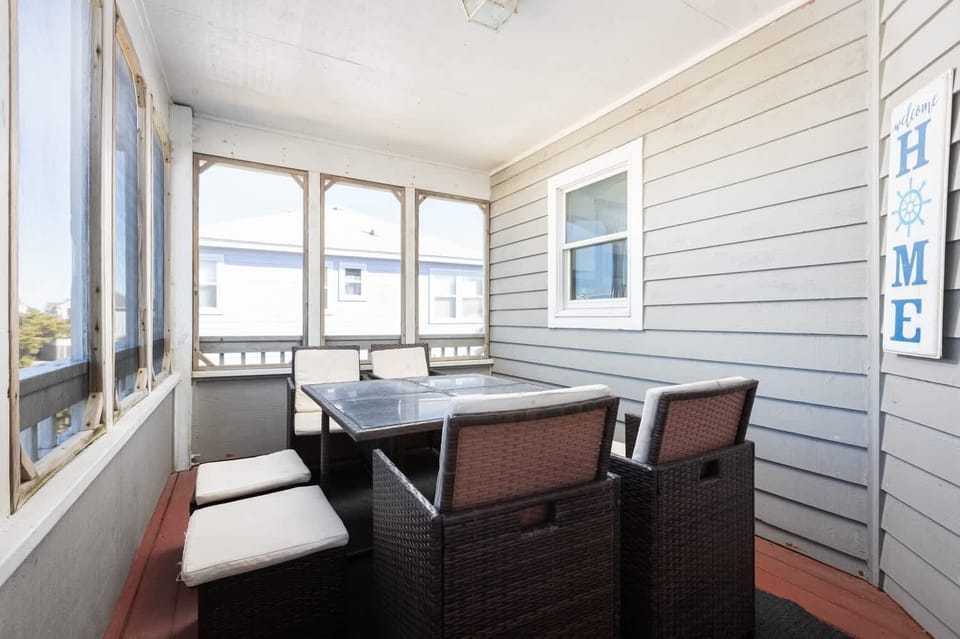 Enclosed Sun Porch Off Kitchen (seats 6)