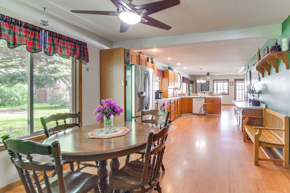House (3 Bedrooms) | Interior