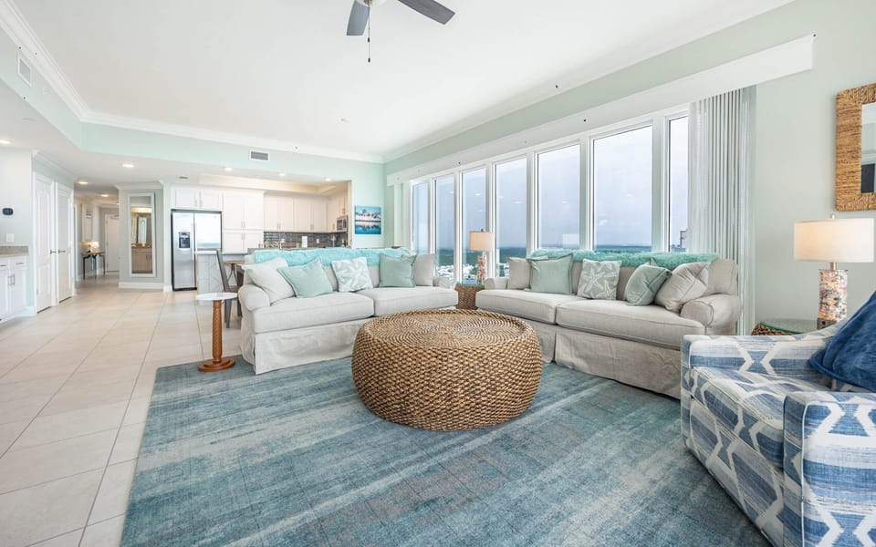 Condo, 4 Bedrooms | Living area