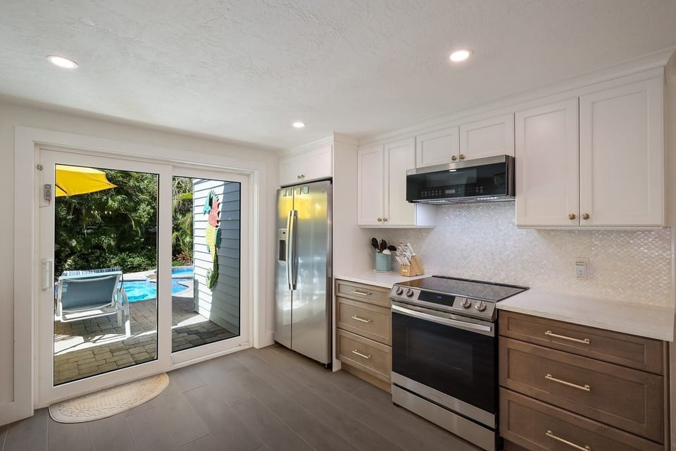 House, 2 Bedrooms | Private kitchen | Coffee/tea maker, fridge, toaster