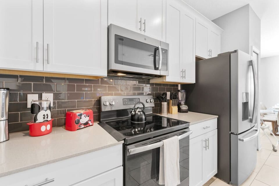 Fully Equipped Kitchen#Disney #Parks #kingdom #springs #Vacation #Rental #waterpark #davenport #Kissimmee #Orlando #universal #citywalk #legoland #shortstay #longstay #championsgate #resort #golf #oasisclub