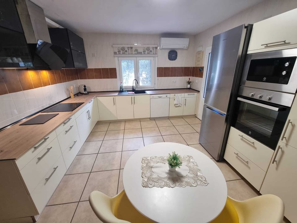 Shared fridge, microwave