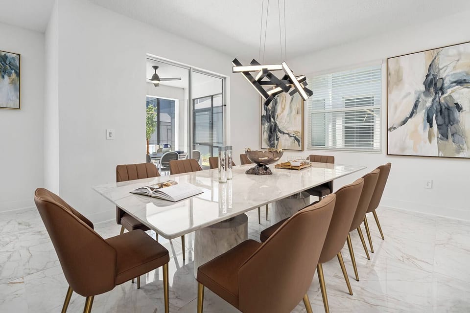 Dining Room *Highlight*