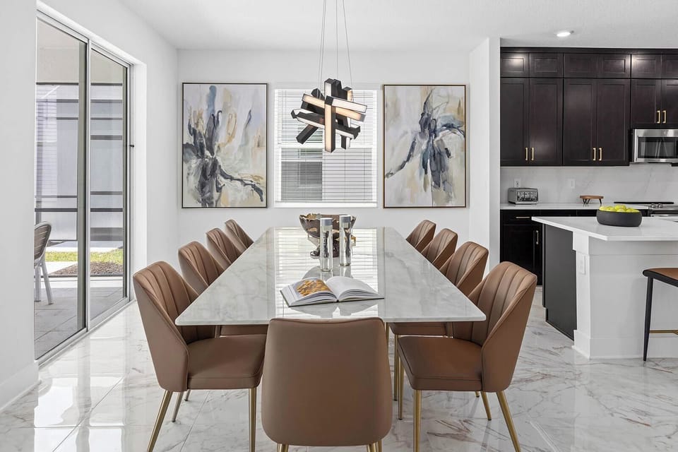 Dining Room *Highlight*