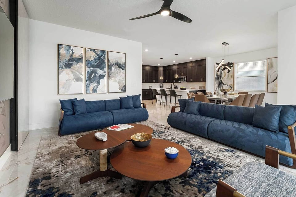 Living Room *Highlight*