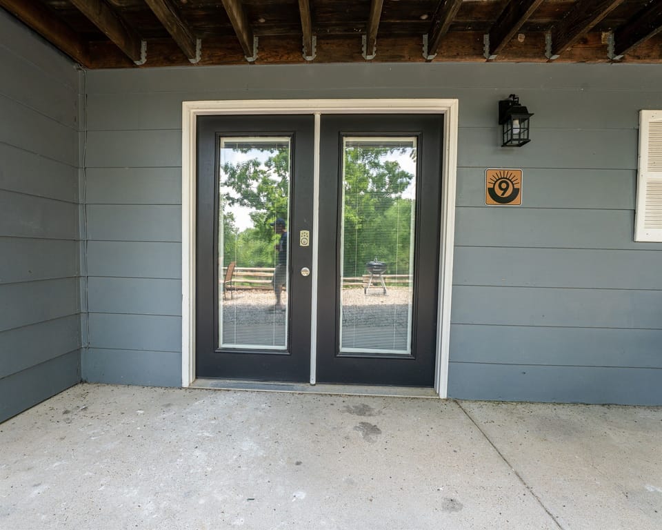 Step inside Tribesman 9! 2 bedroom / 1 bathroom condo on Table Rock Lake