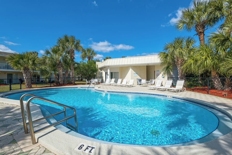 Community pool