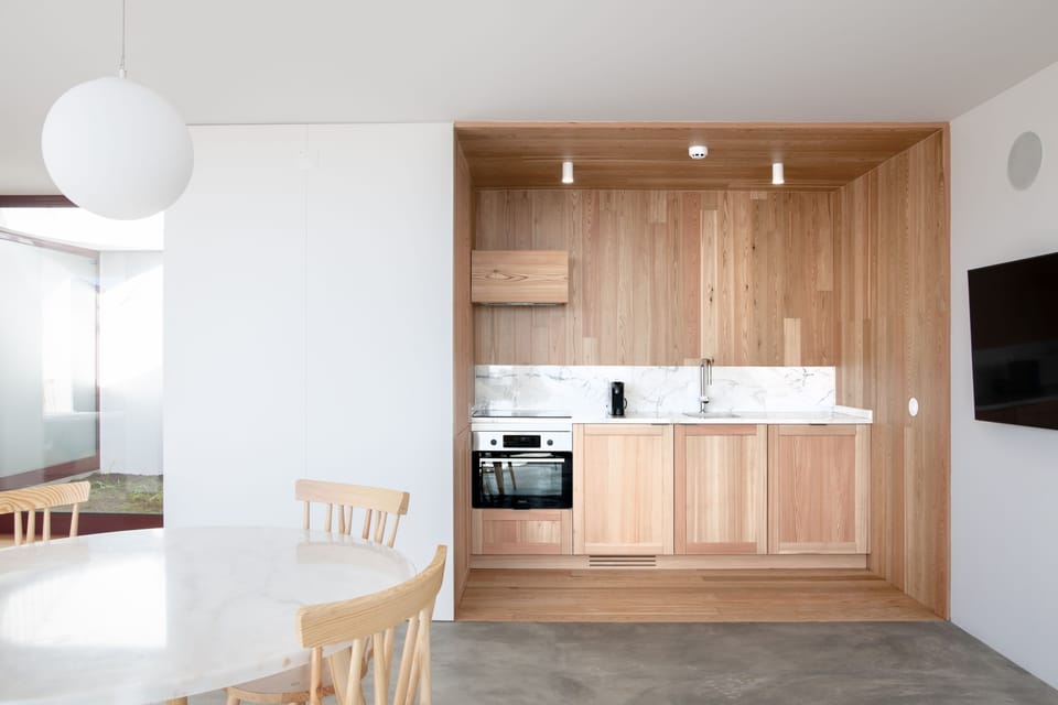 Grand Villa | Private kitchen | Mini-fridge, microwave, oven, stovetop