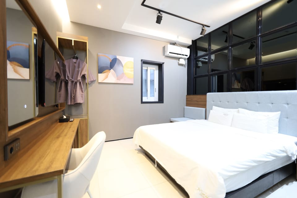 Royal Deluxe Room (Interior Design of a Room is Randomly Assigned Upon Check-in) | Individually decorated, soundproofing, iron/ironing board, free WiFi