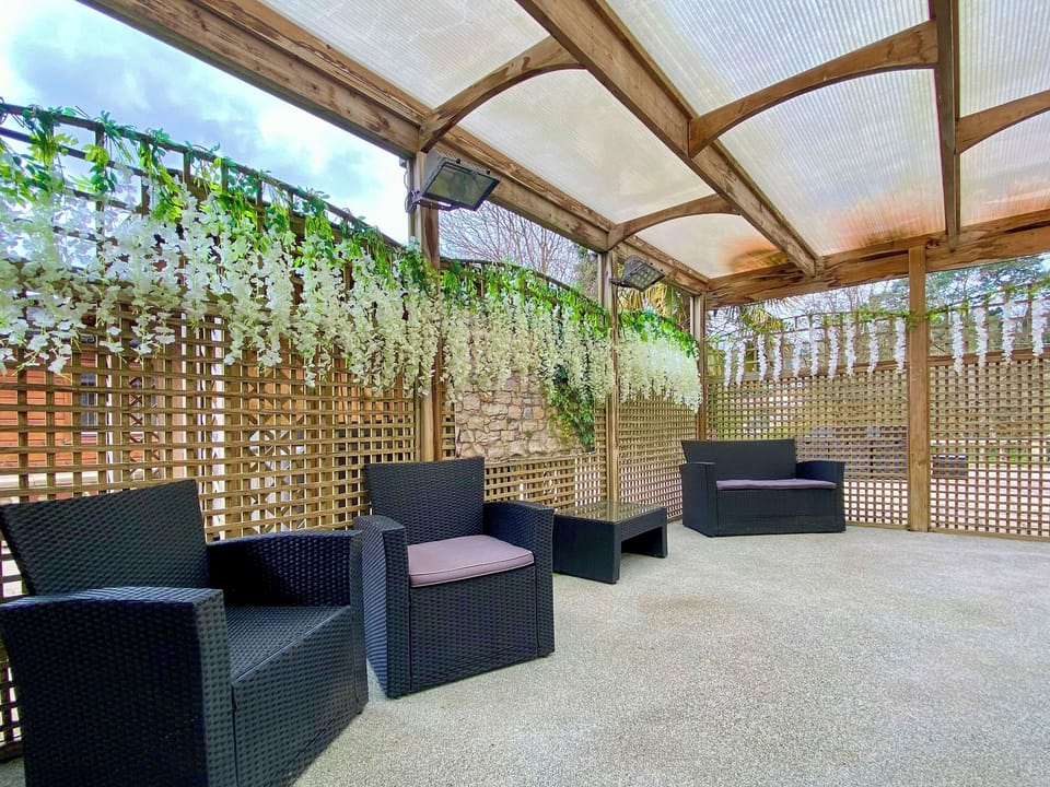 Exterior | Pinecone Lodges- Apple - Pinecone Lodges, Camerton, near Bath