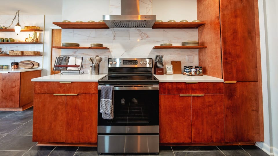 🫙Ample pantry space for short term and extended guest stays