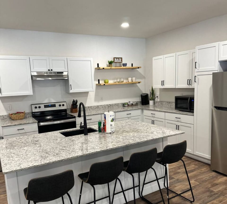Kitchen- Gameroom