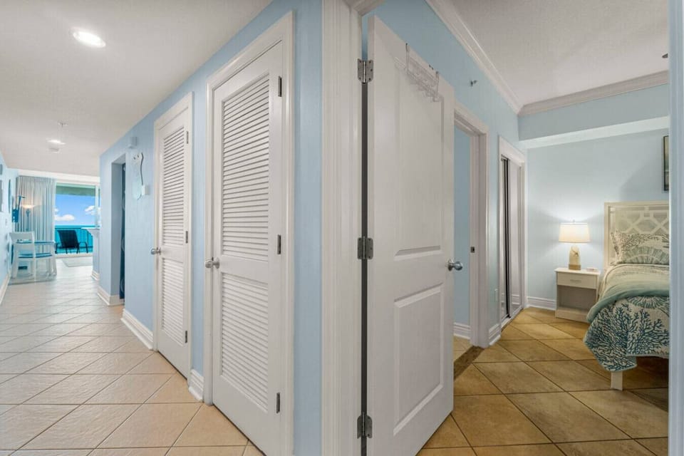 Entryway/Hallway