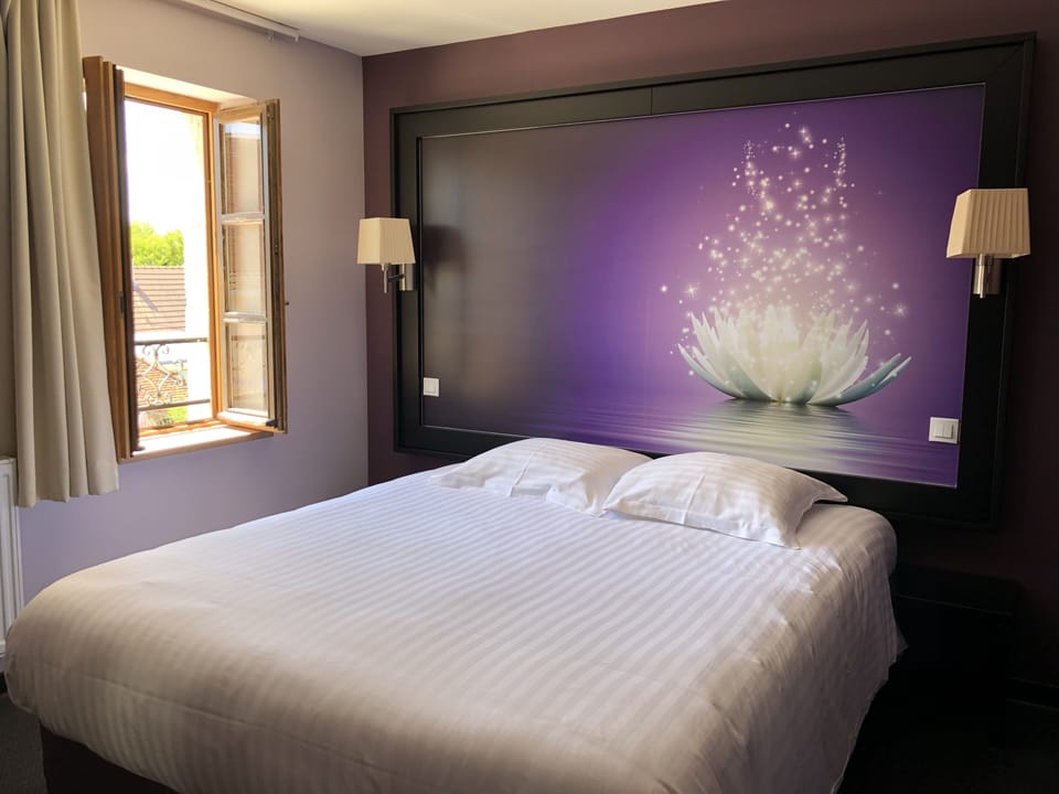 Standard Double Room | In-room safe, desk, soundproofing, free WiFi