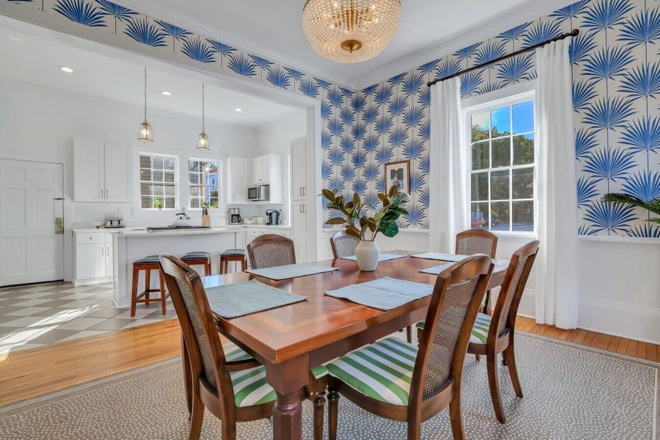 dining room into the kitchen