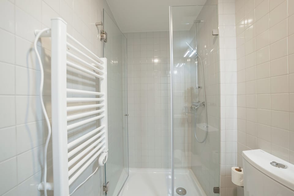 Premium Apartment, Garden View | Bathroom | Towels