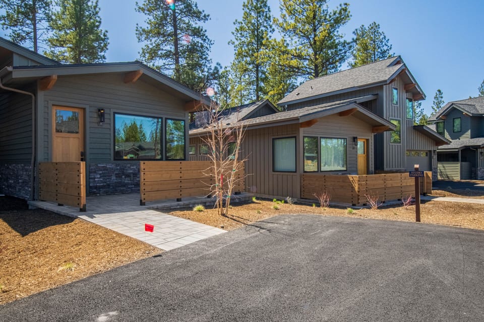 18157 Forestbrook-61