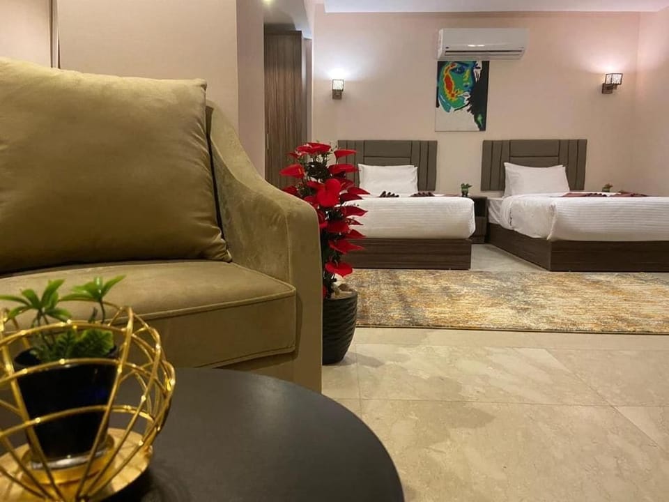 Junior Suite | Premium bedding, minibar, in-room safe, desk