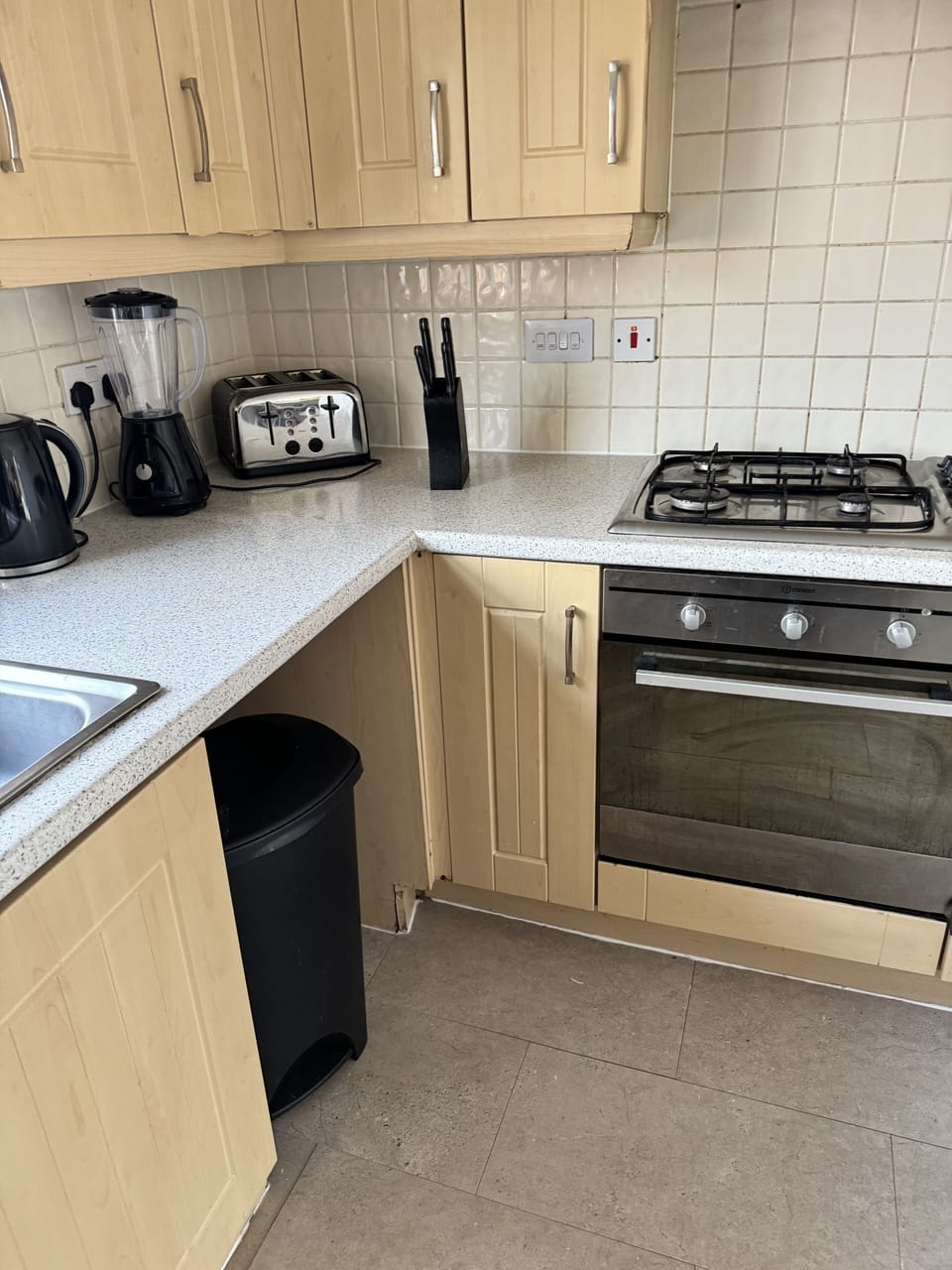 Economy Apartment | Private kitchen | Full-size fridge, microwave, oven, toaster