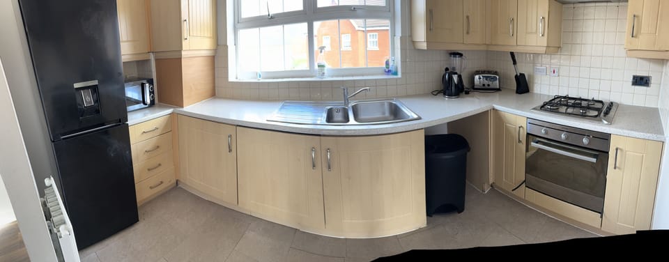 Economy Apartment | Private kitchen | Full-size fridge, microwave, oven, toaster