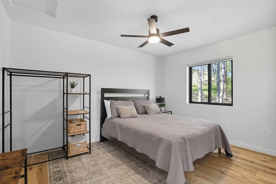 Upper Level Queen Bed