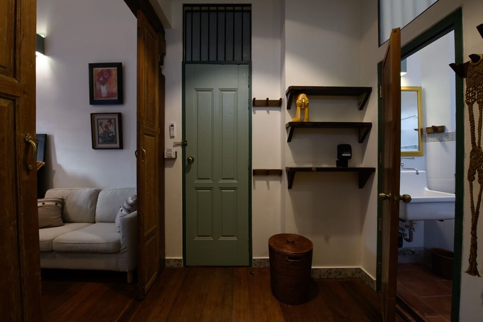 Executive Room | Premium bedding, WiFi (free), individually decorated