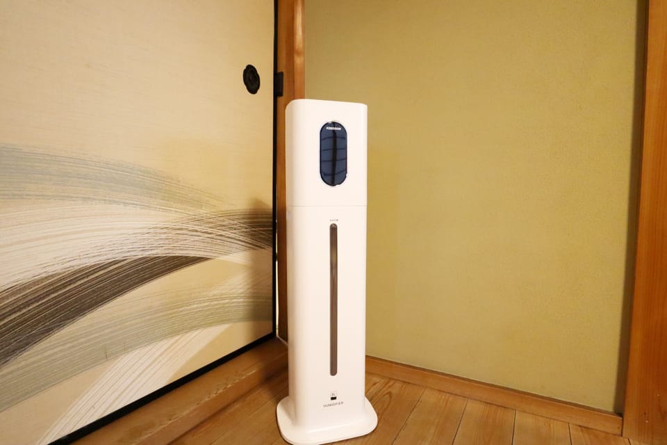 Full-size fridge, microwave, stovetop, electric kettle
