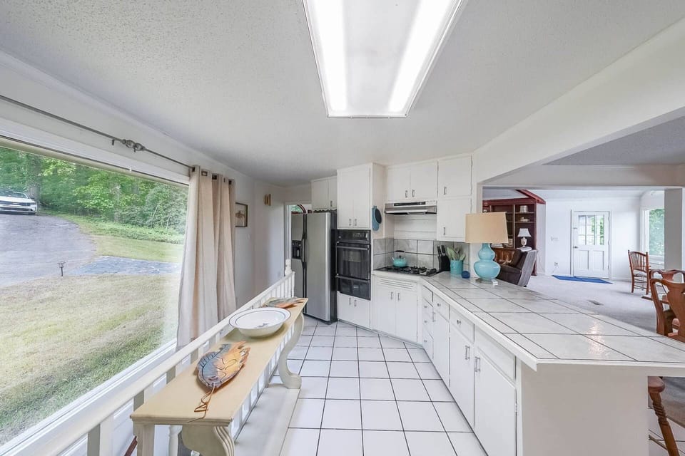 While the Kitchen is on the smaller side it does have everything you will need to cook meals.