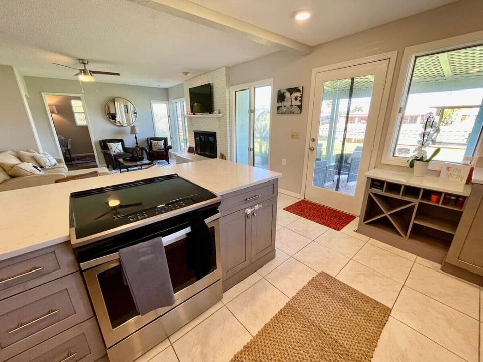 Full Kitchen