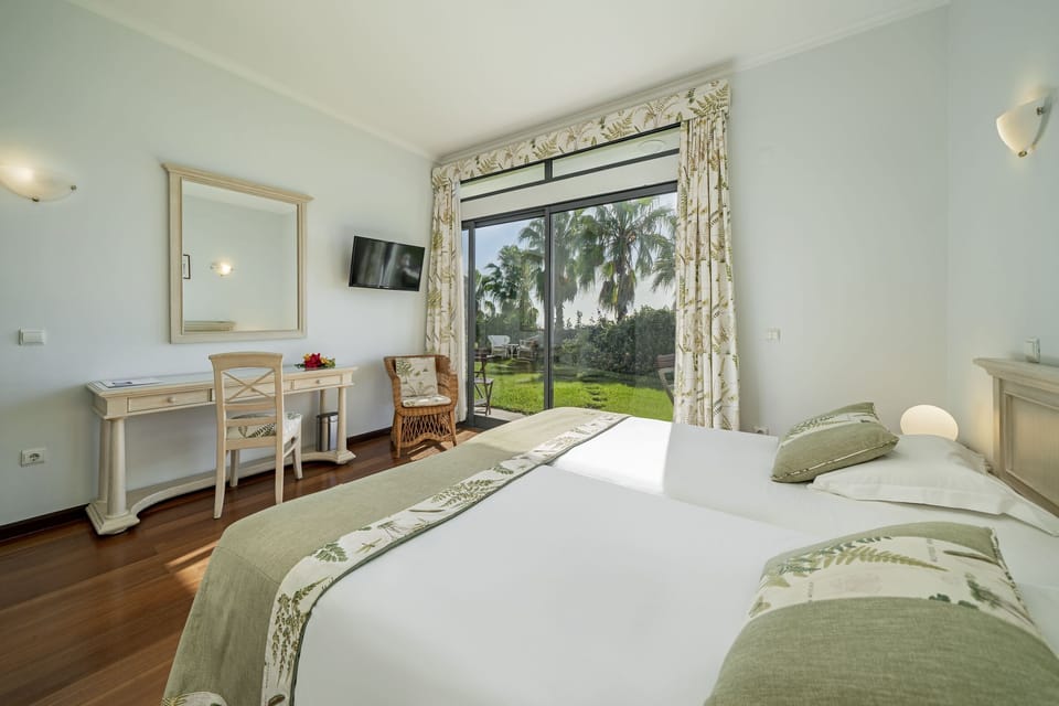Standard Twin Room, Ocean View | Tempur-Pedic beds, blackout drapes, soundproofing