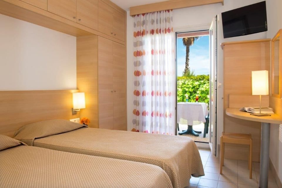 In-room safe, blackout drapes, iron/ironing board, free WiFi