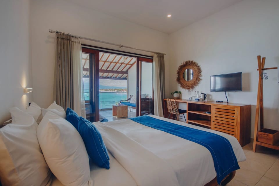 Superior Double Room, Balcony, Ocean View | In-room safe, blackout drapes, WiFi (free)