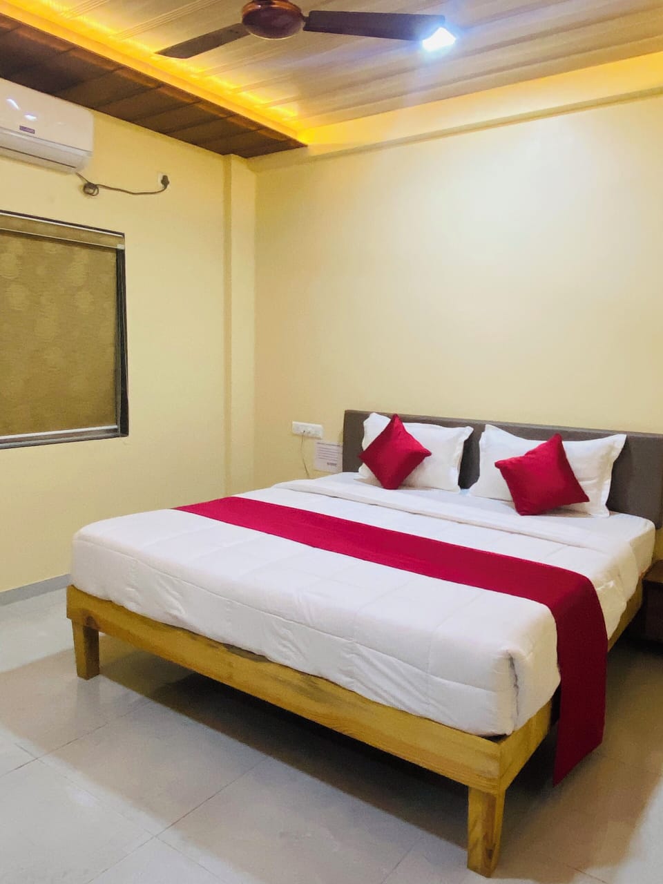 Pillowtop beds, bed sheets