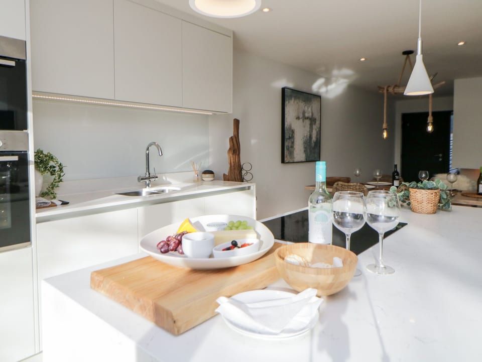 Fridge, dishwasher, electric kettle, toaster
