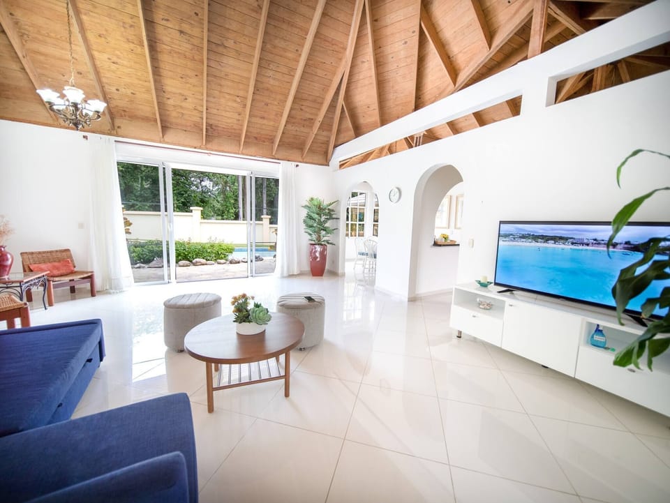 Villa, 4 Bedrooms, Terrace, Garden View | Living area