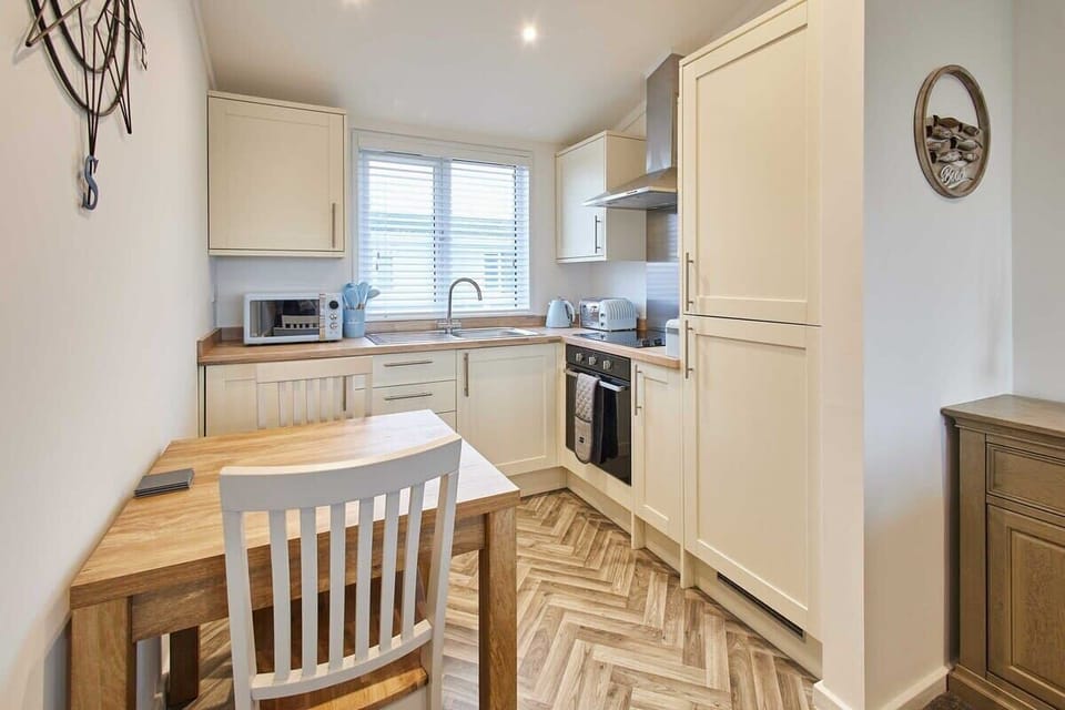 Sea View Road, Wilsthorpe - Host & Stay