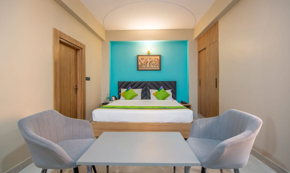 Standard Room | In-room safe, desk, soundproofing