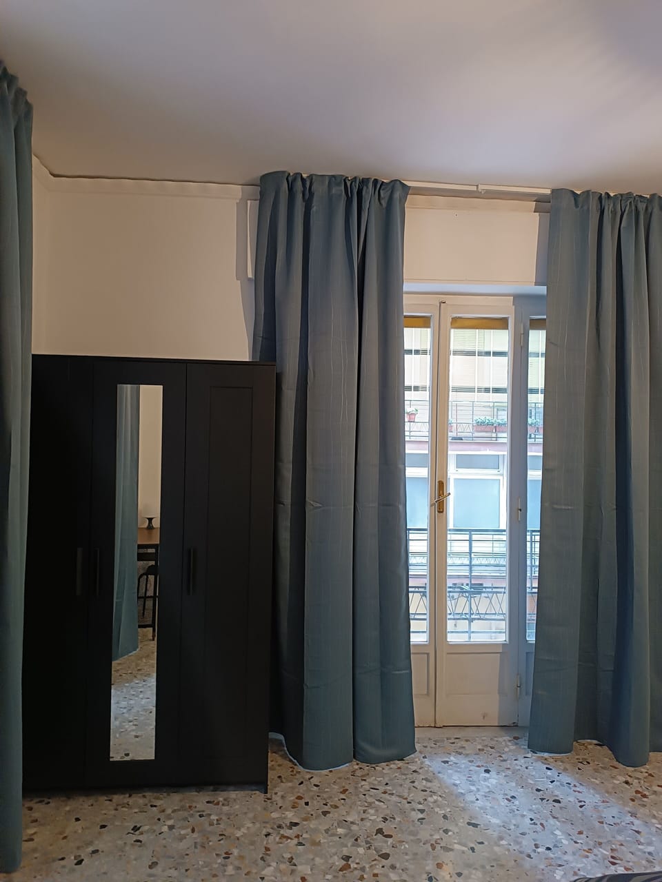 Triple Room | Down comforters, desk, laptop workspace, blackout drapes