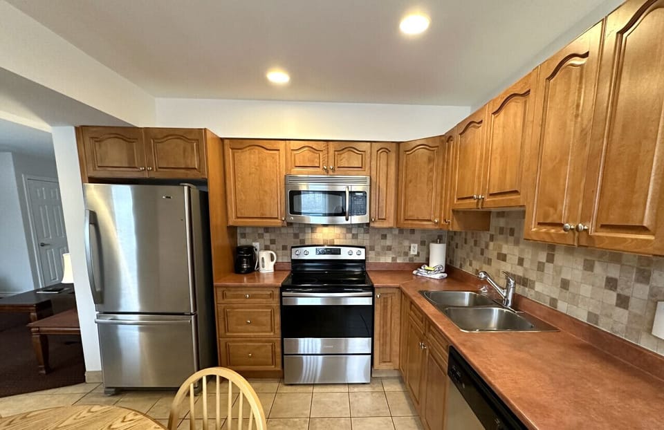 Kitchen equipped with everything you need to cook
