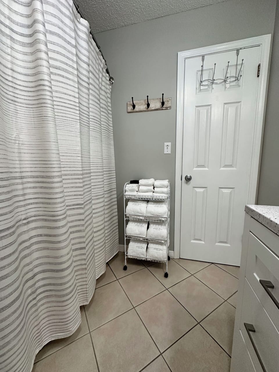 Image picker E1CA88FF 9C41 4966 80D5 821C4164870C 1821 000000B5CF9ADD26