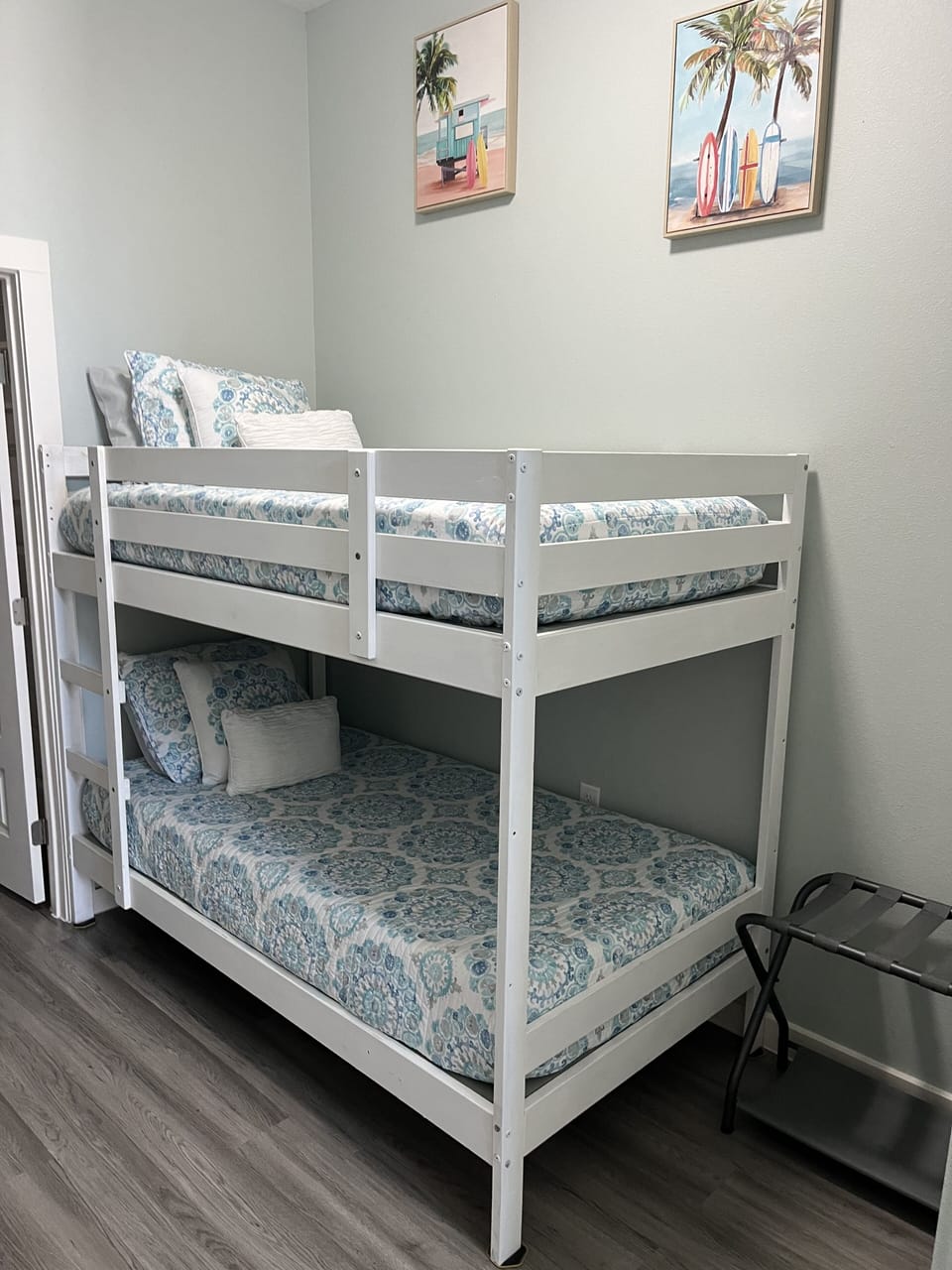 Twin-over-twin bunkbeds