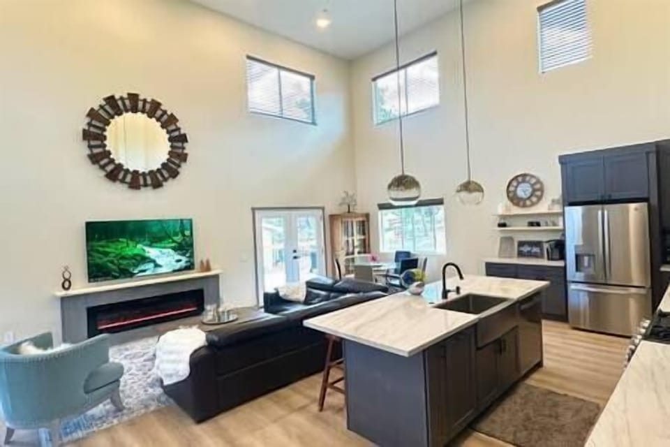 Living Room Kitchen 