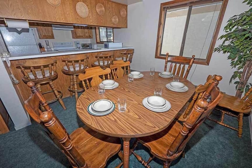Dining Area with Counter Seating