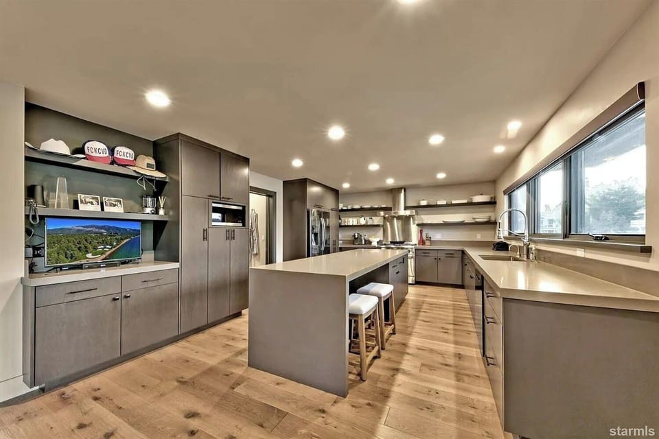 Lots of Room for Family Chefs