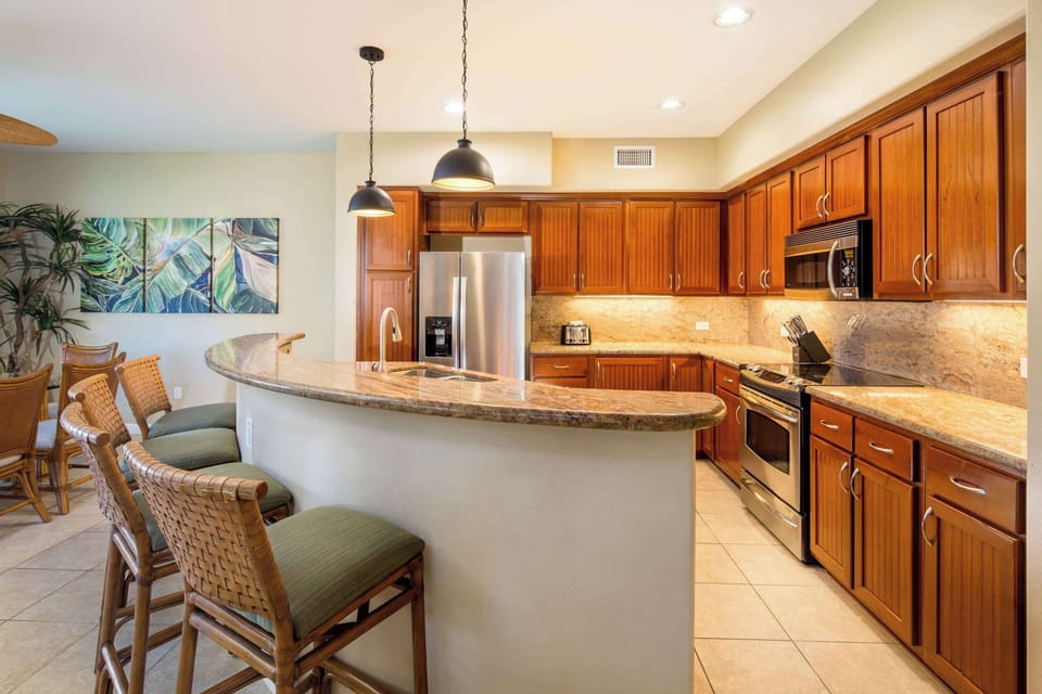 Condo, Multiple Beds, Patio, Golf View (Hale Laki) | Private kitchen | Fridge, microwave, oven, stovetop